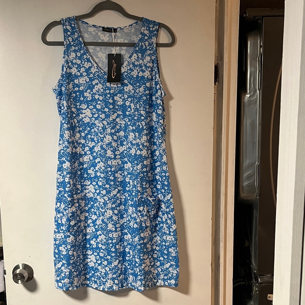 Floral Blue Sleeveless Dress w/ pockets